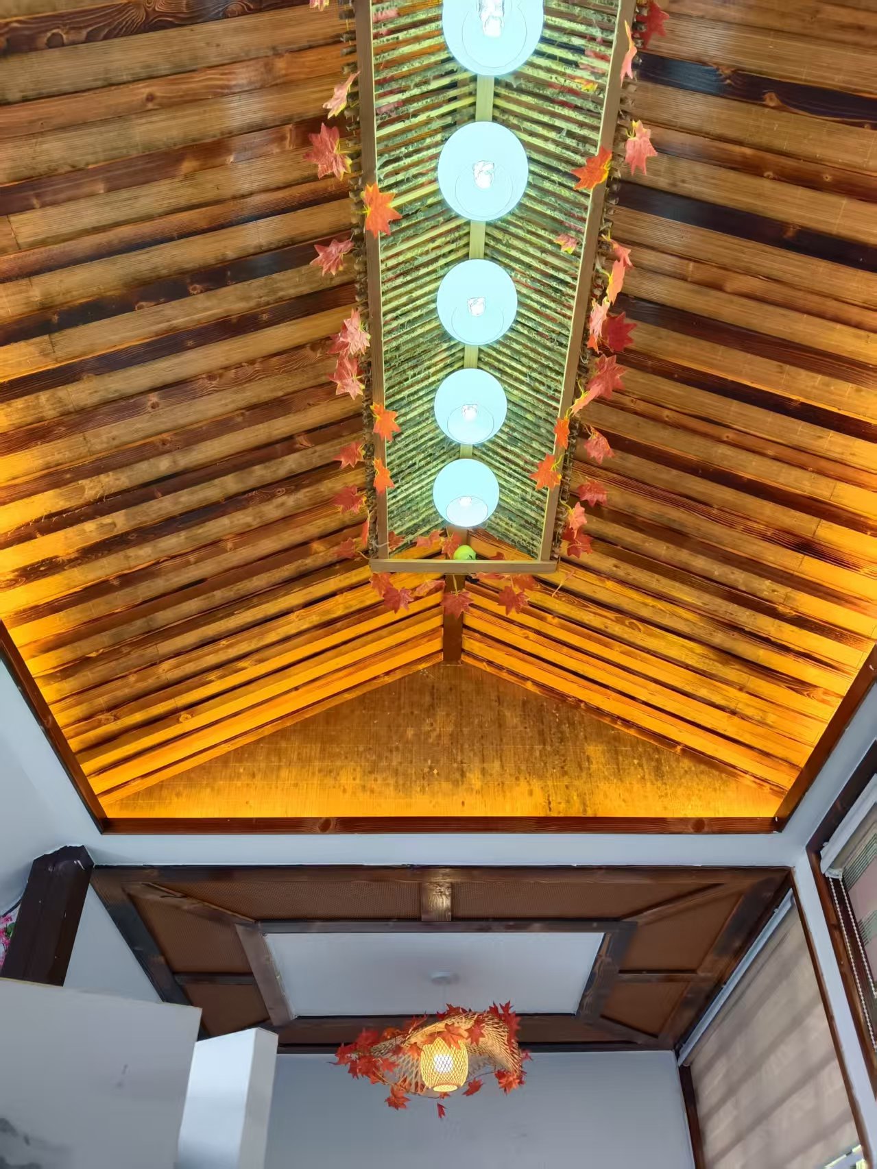 室内木质顶棚空间